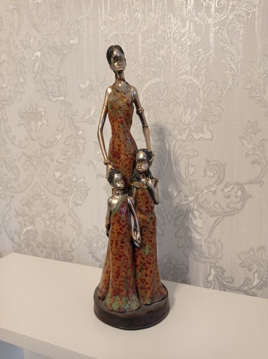 Статуэтки разные