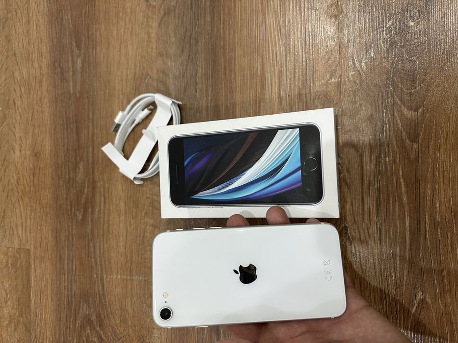 Айфон се 2020 / 128гб