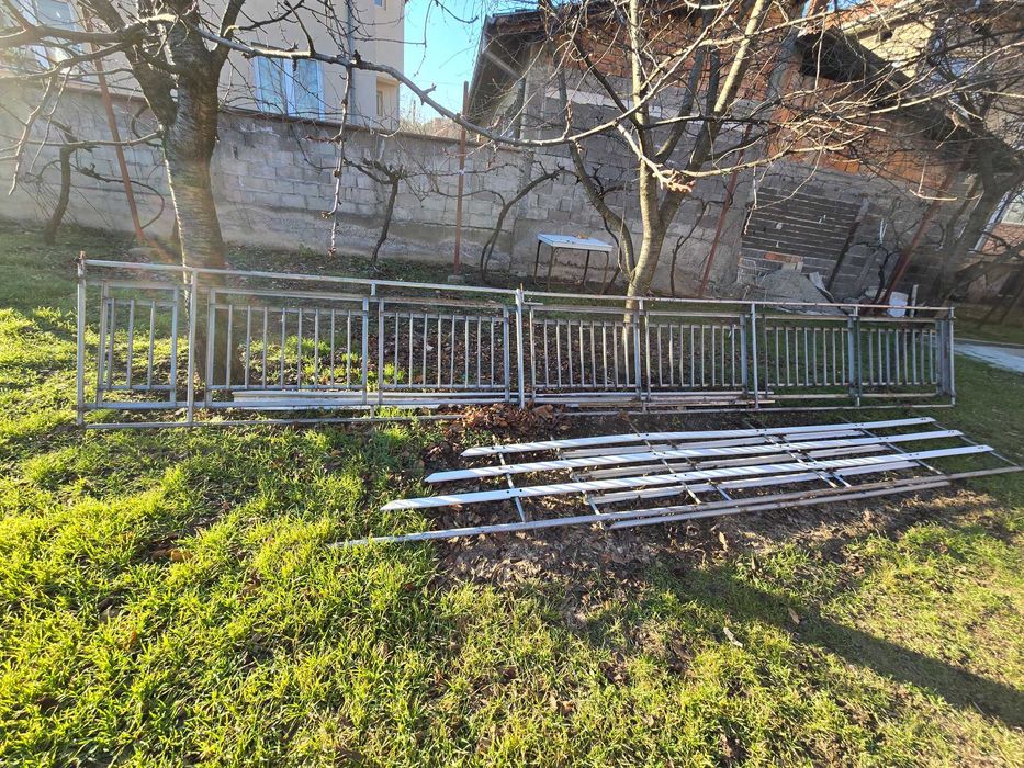 Решетки за прозорци за мазе и Железни парапети