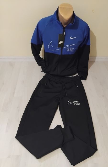 Trening baieti Nike.