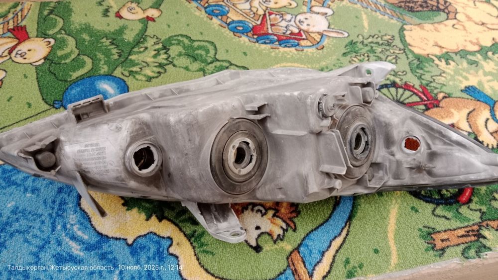 Фар Камри 35.     .