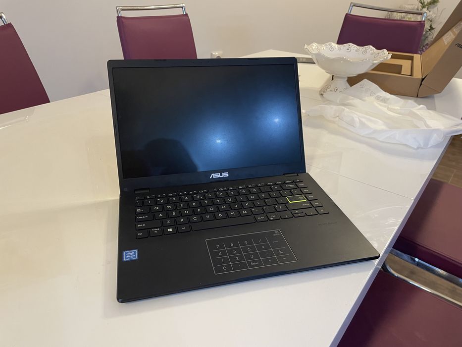 Лаптоп ASUS 410M