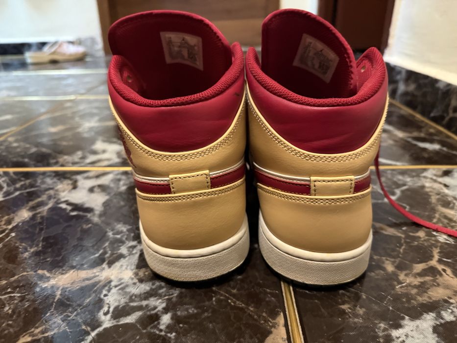 Jordan 1 mid 44.