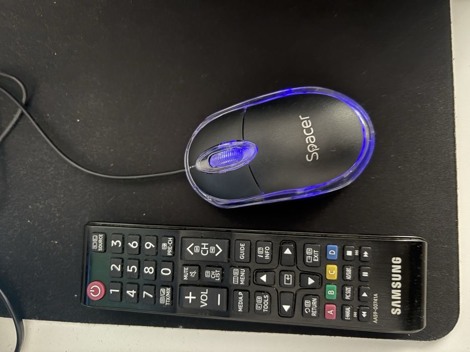 Mini PC Lenovo +monitor Tv Samsung 45”