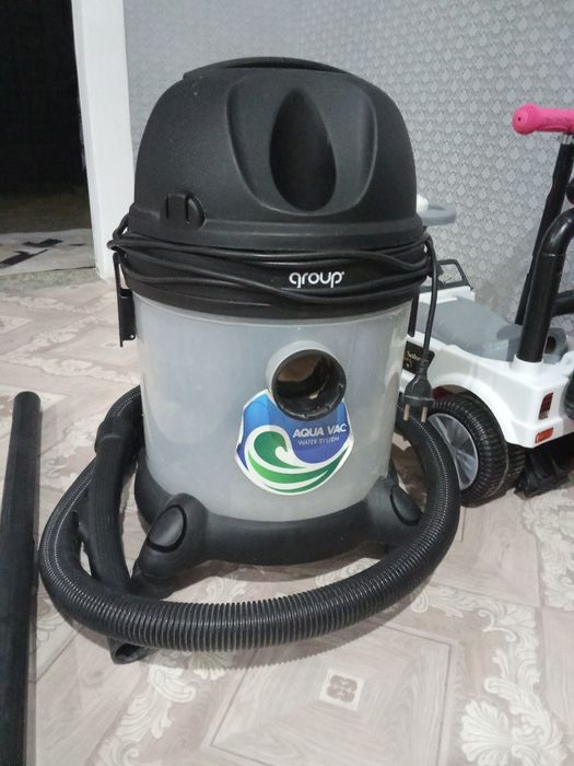 Продам пылесос моющий.