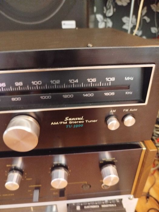 Amplificator SANSUI plus tuner