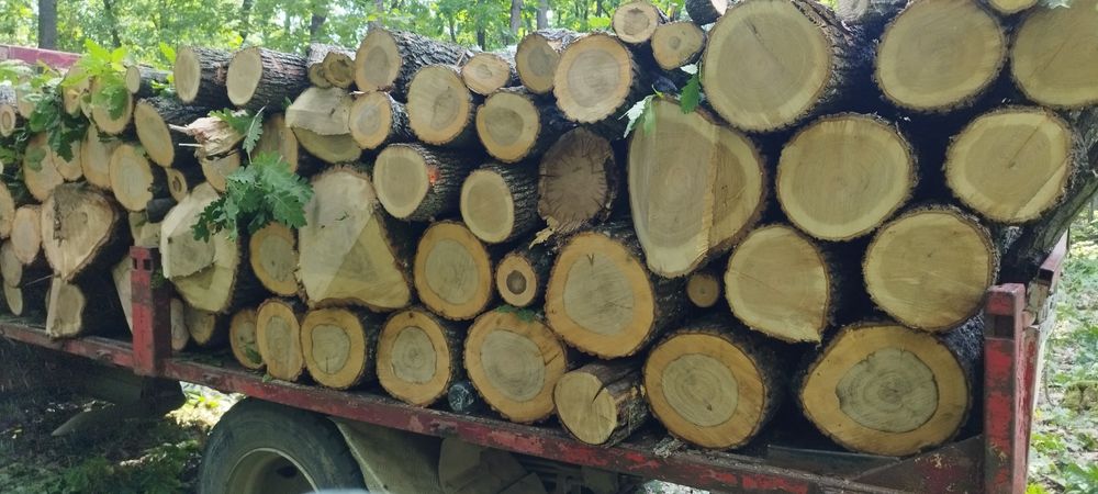 Дърва за огрев  метровки и нарязани и нацепени