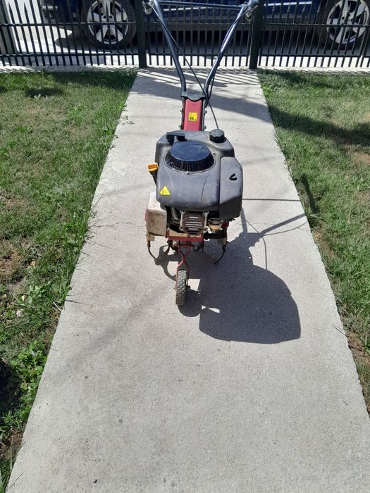 Малка мотофреза    .