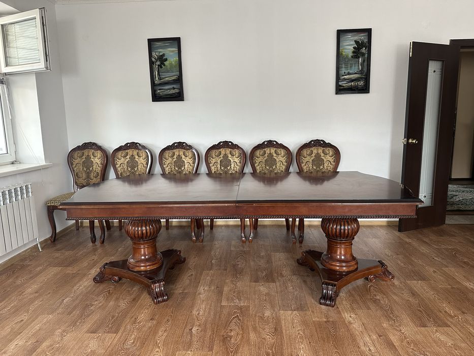 стол в гостиную