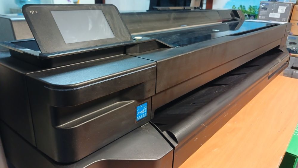 Широкоформатный принтер HP- T520