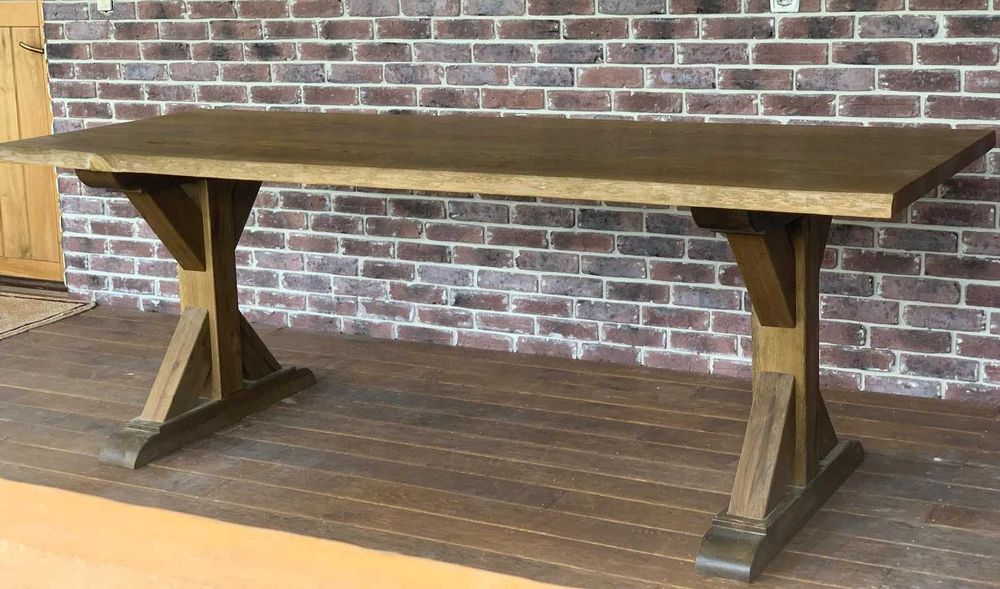 Masa din lemn masiv (la comanda)