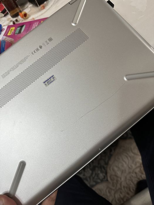 HP pavilion 14” corei5 8th Gen, ssd256gb, holati yaxshi