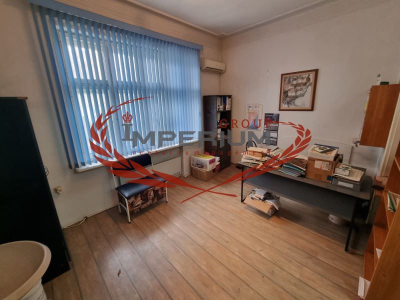 Дава се под наем Офис в Варна, Център - 86 кв.м за 612 € - Снимка #5