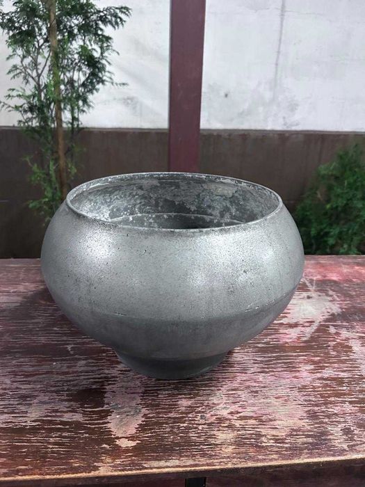 Продам большой старый чугунок