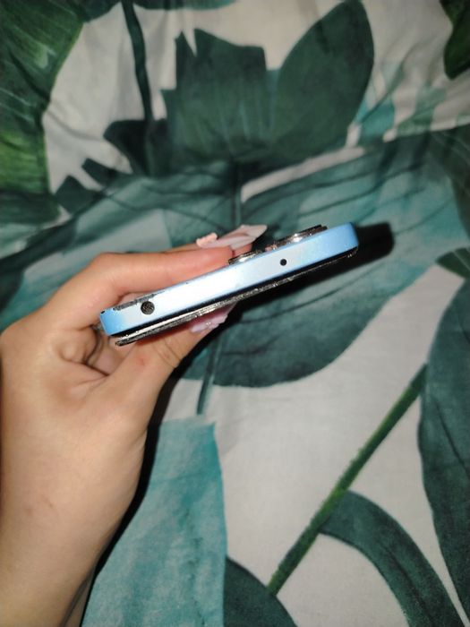 Телефон Redmi 12