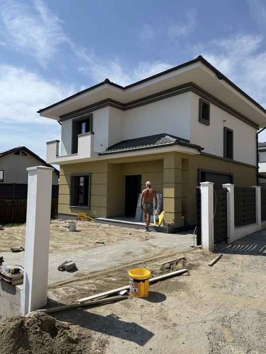 Casa Modena Miroslava , Comision 0