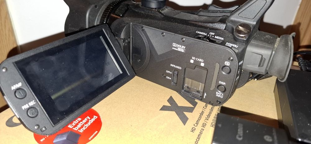 Camera video profesionala CANON