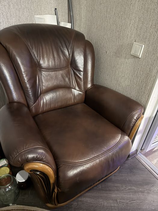 Диван и два кресла