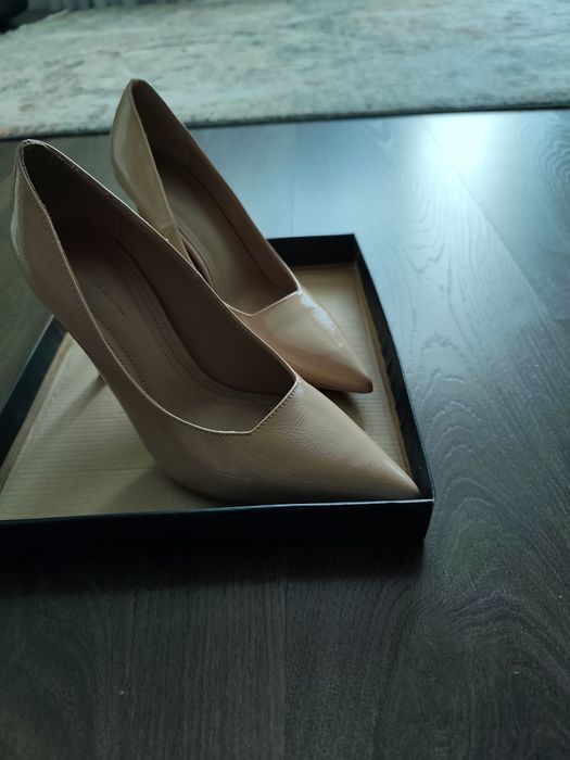 Продаются туфли женские