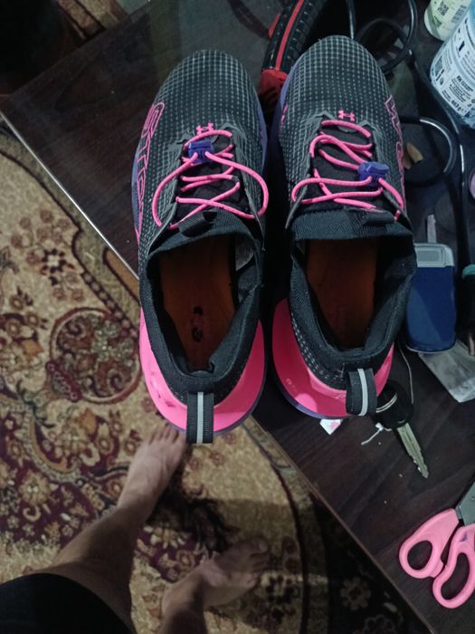 Under Armour orginal kross sotiladi yangi