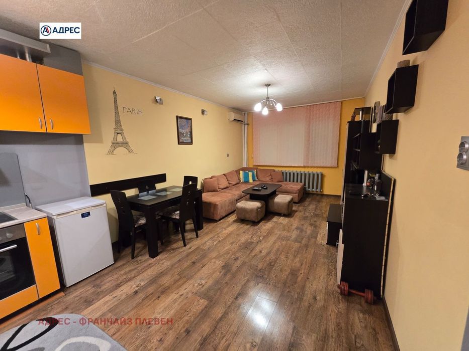 Дава се под наем Двустаен апартамент в Плевен, Дружба 1 - 60 кв.м за 281 € - Снимка #1