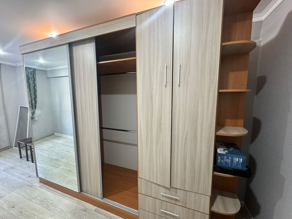 Продам вместительный шкаф-купе