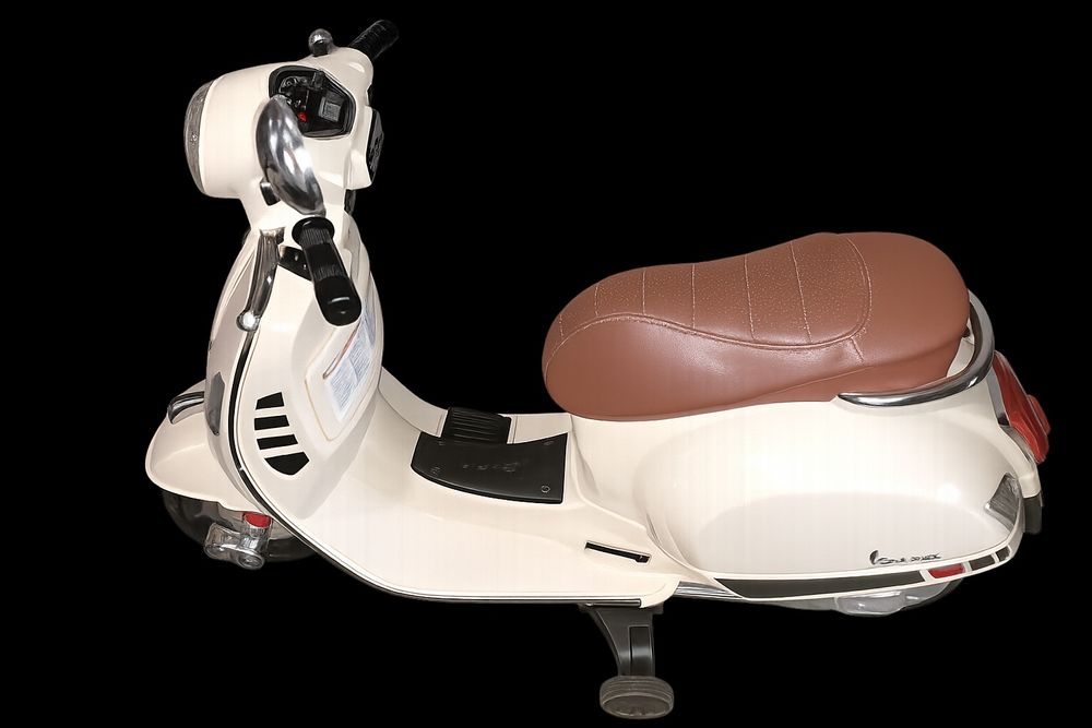 Акумулаторен мотоциклет Vespa 6V с фарове – в бежово-кафяв цвят