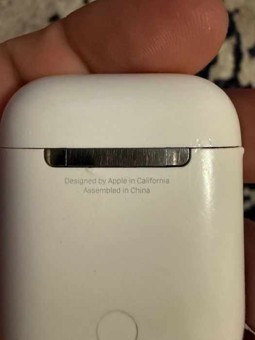 Продам наушники AirPods 2 оригинал