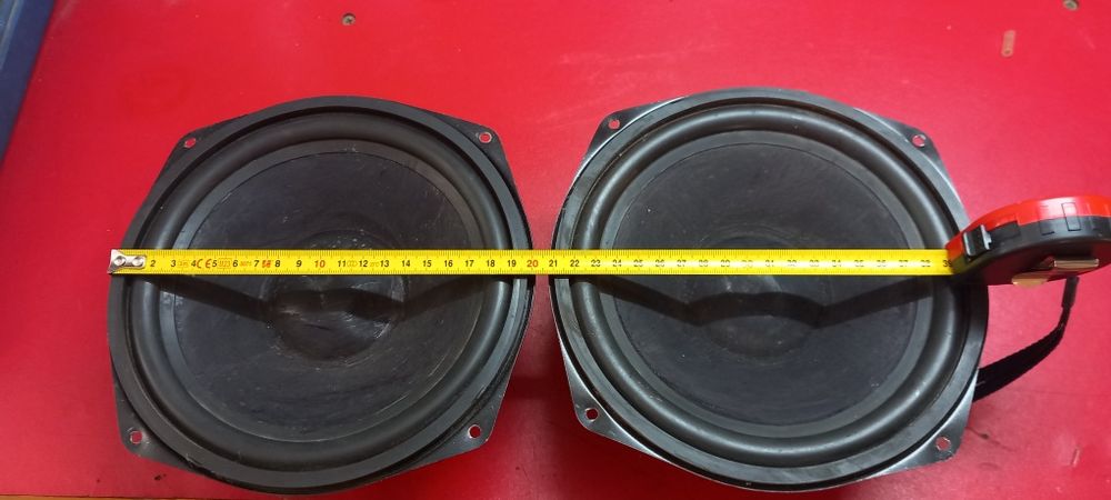 2 x difuzoare 50W 8ohmi,20 cm.