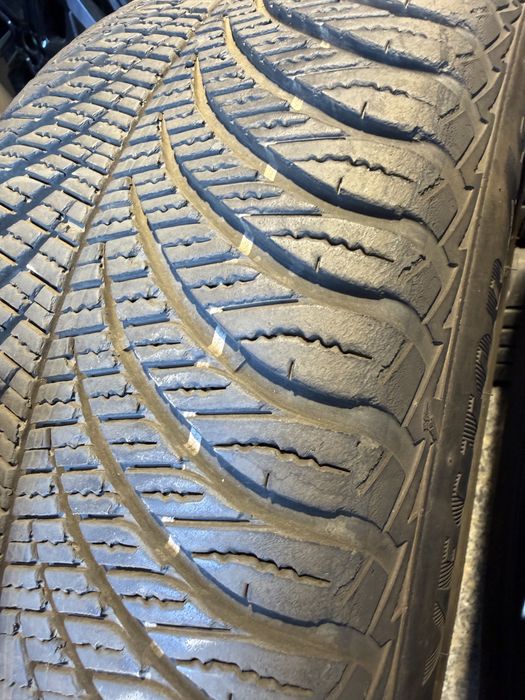 Anvelope All Season Goodyear Vector 4Seasons 215/55 R17 94V