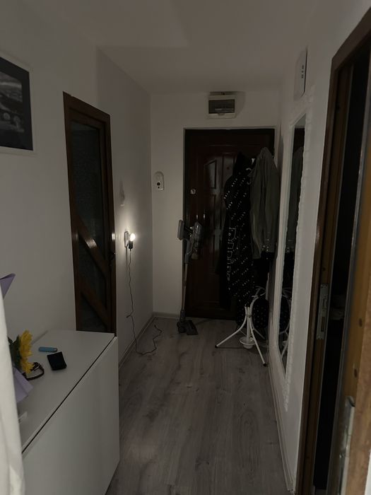 Apartament 2 camere / spatiu comercial+ beciuri banca nationala parter