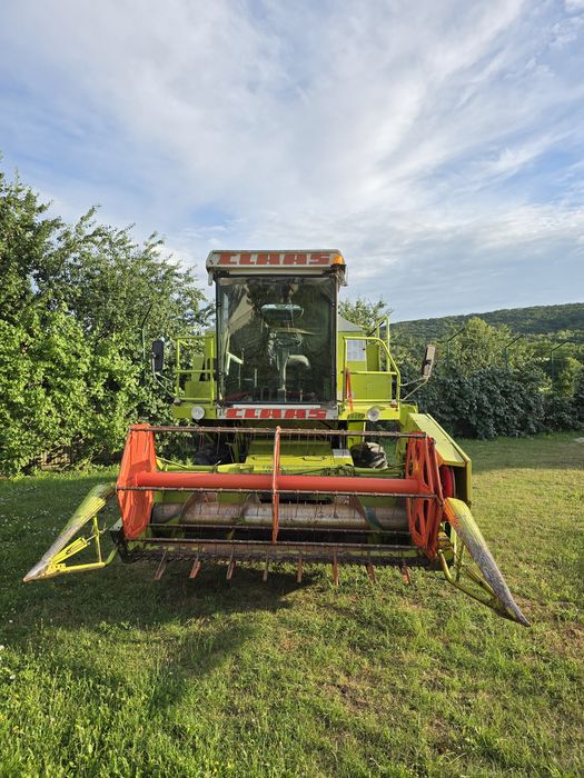 Claas Dominator 56