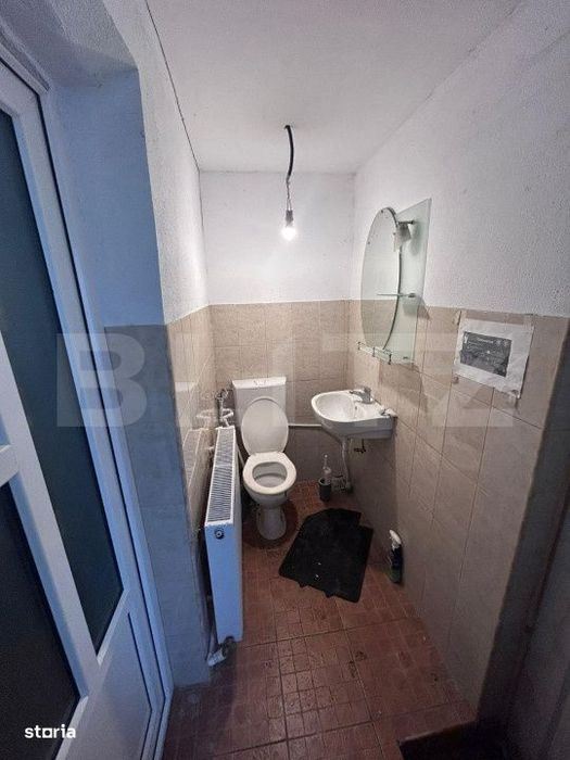 Casa cu 4 camere, cazare muncitori sau sediu firma,  cartierul Romanes