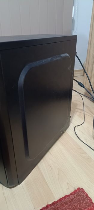 Компютр с монитор AOC