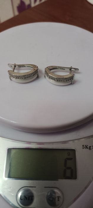 Серьги серебряные с вставками из агата