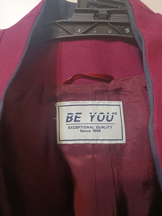 Vând sacou  damă Be You, din lână 100%, mărimea M