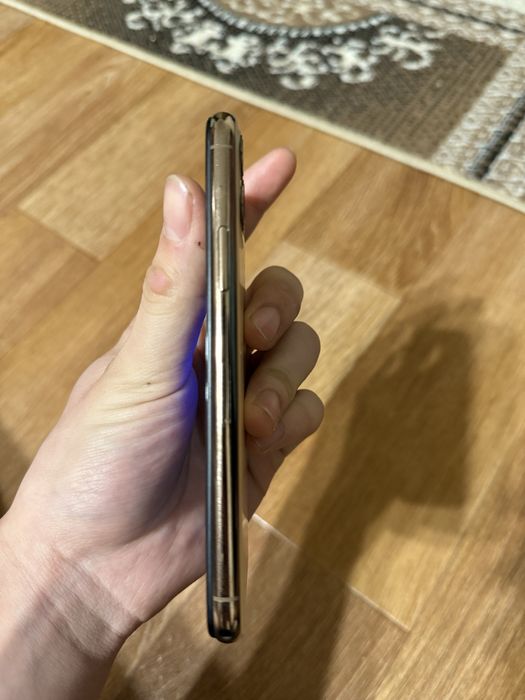 Айфон 11 про продаётся