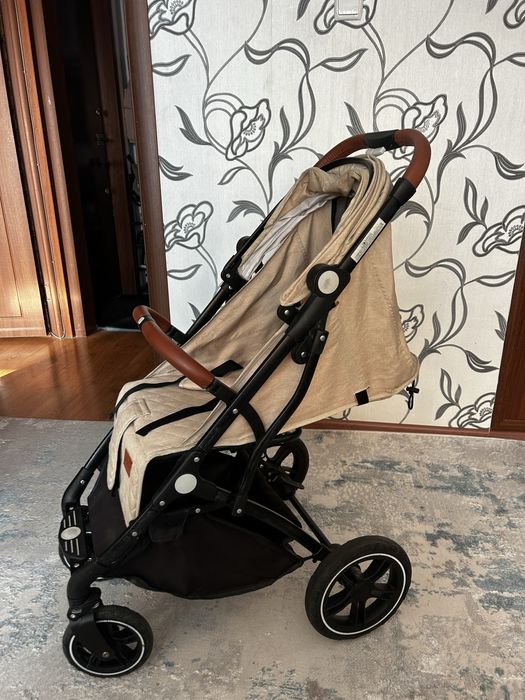 Продам коляску..