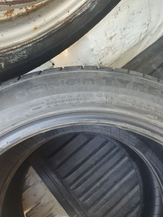 Гуми 245/45/18 Рънфлат дот22 2бр.