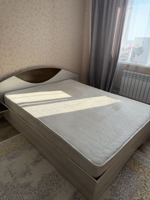 Продам кровать с матрасом