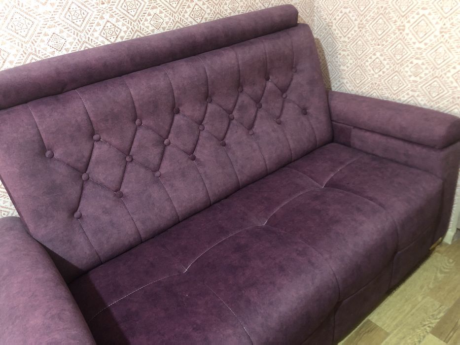 Продаю диван для салона