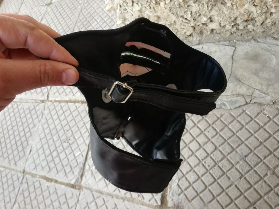 Рокерска Маска, Кърпа под брадата от кожа