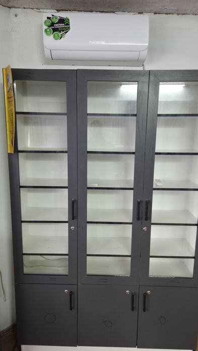 Шкаф ветрина. Срочно