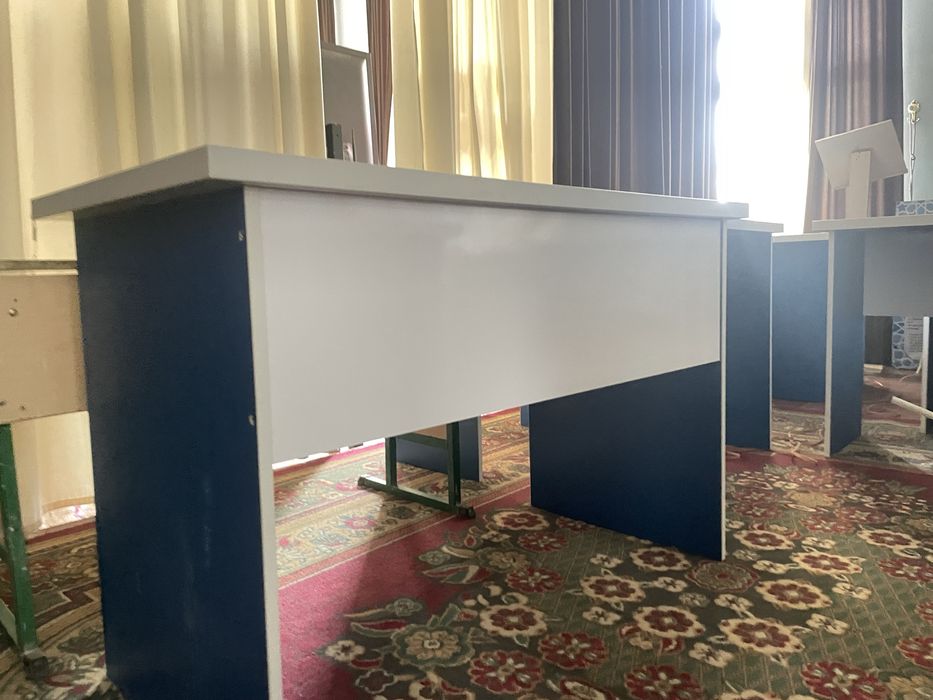 Продаётся парты для учебных центров  цена договорная все за