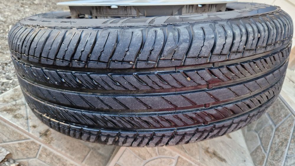 Продам шины летние с дисками 195/65/R15