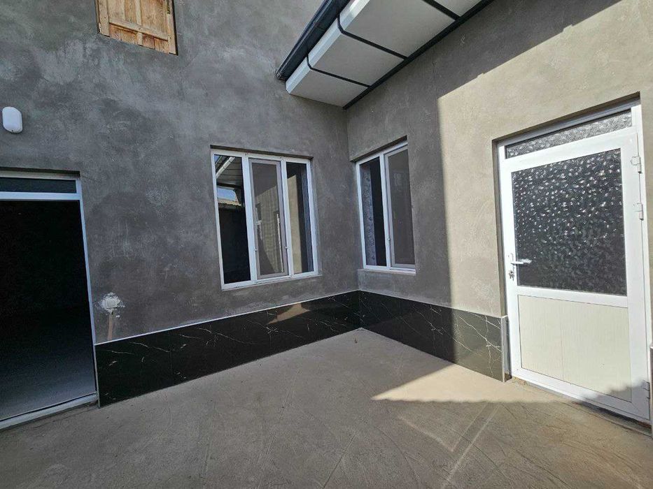 Сергели. Чорток махалляси.  2.8 сотихда 5 хонали уй сотаман.