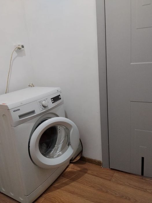 Продам 1-комнату в бывшем общежитии. Мкр. 7