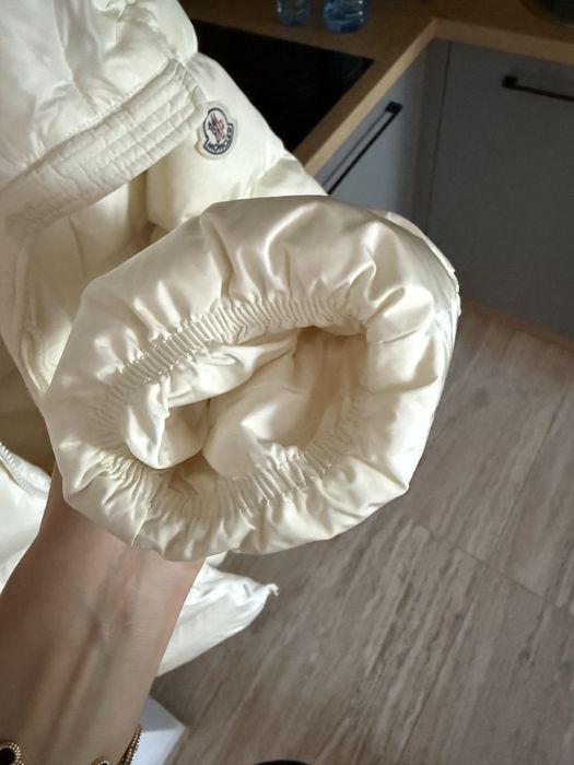 Дамски якета Moncler