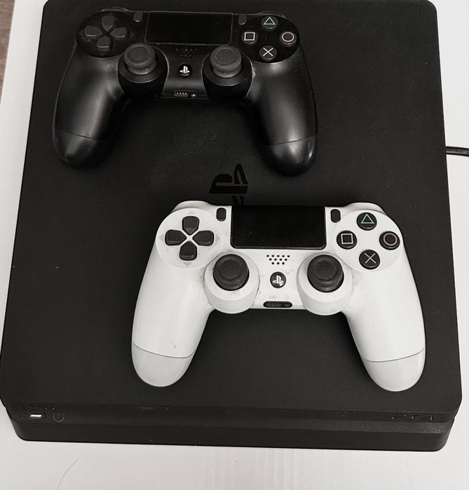 Playstation 4,в хорошем состоянии