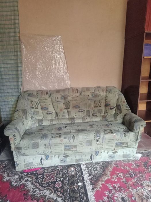 yumshoq mebel sotiladi